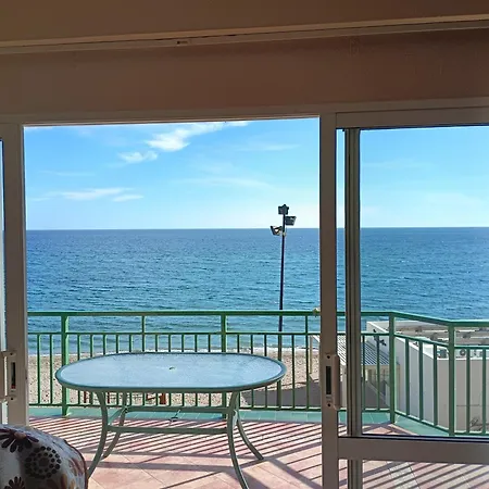 Primera Linea De Playa Tatil Evi *